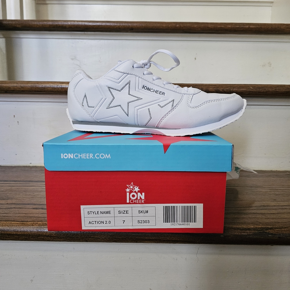 Ion CHEER Shoes